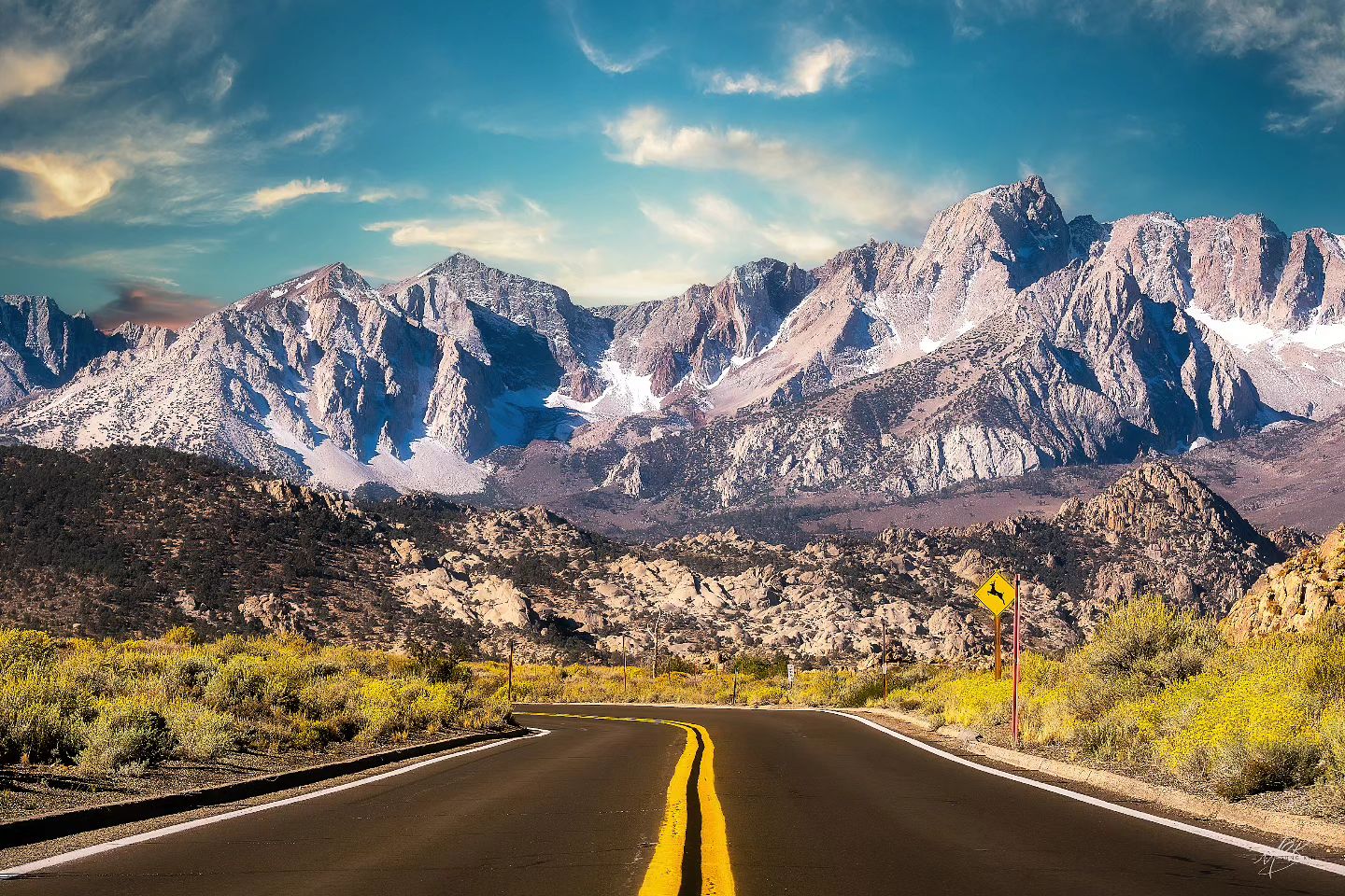 road to Bishop Creek Canyon in the fall