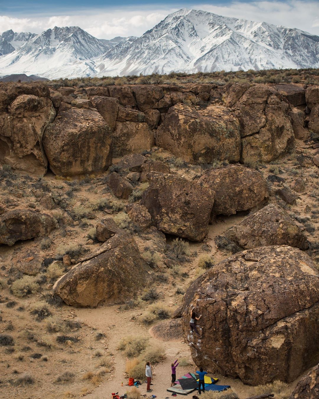 bouldering in the Happies in the Volcanic Tablelands