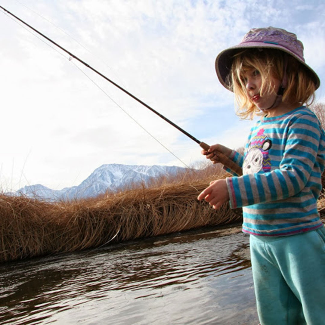 kids fishing